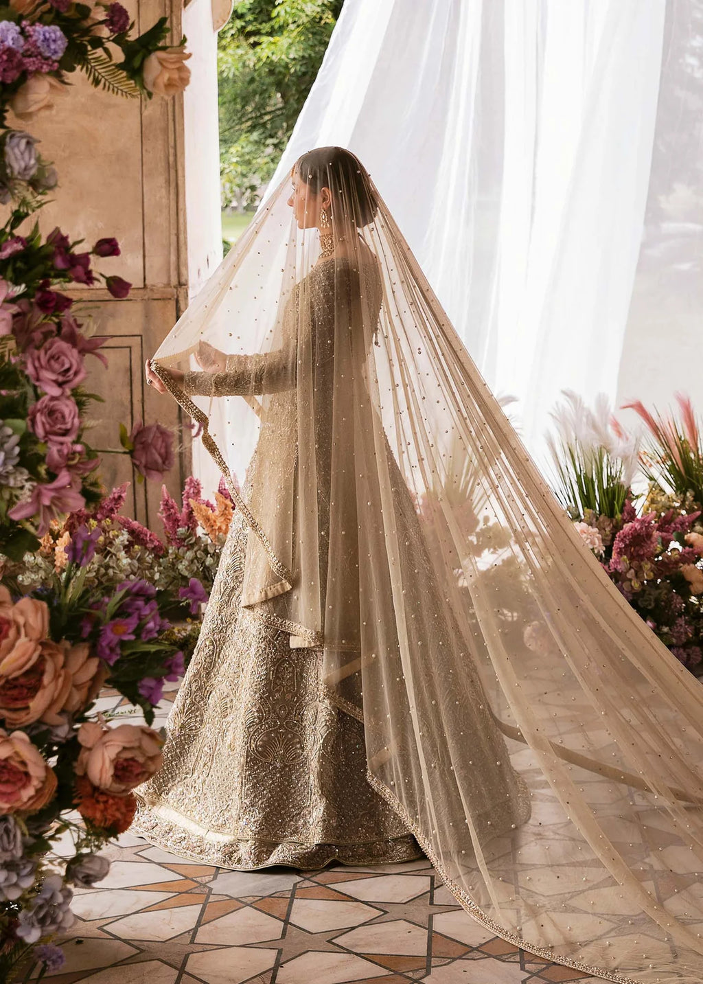 Minha – The Epitome of Delicate Luxury