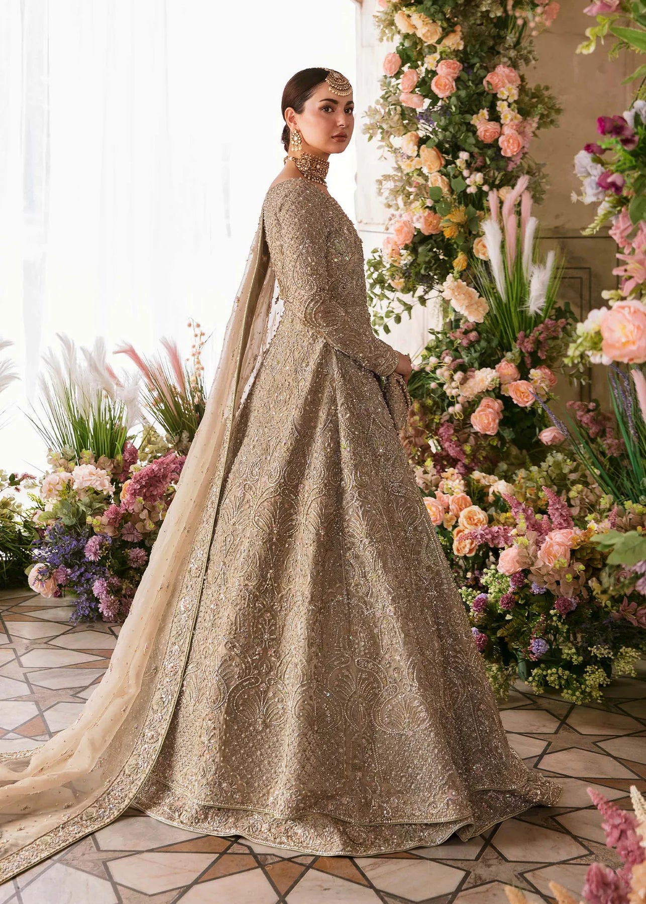 Minha – The Epitome of Delicate Luxury