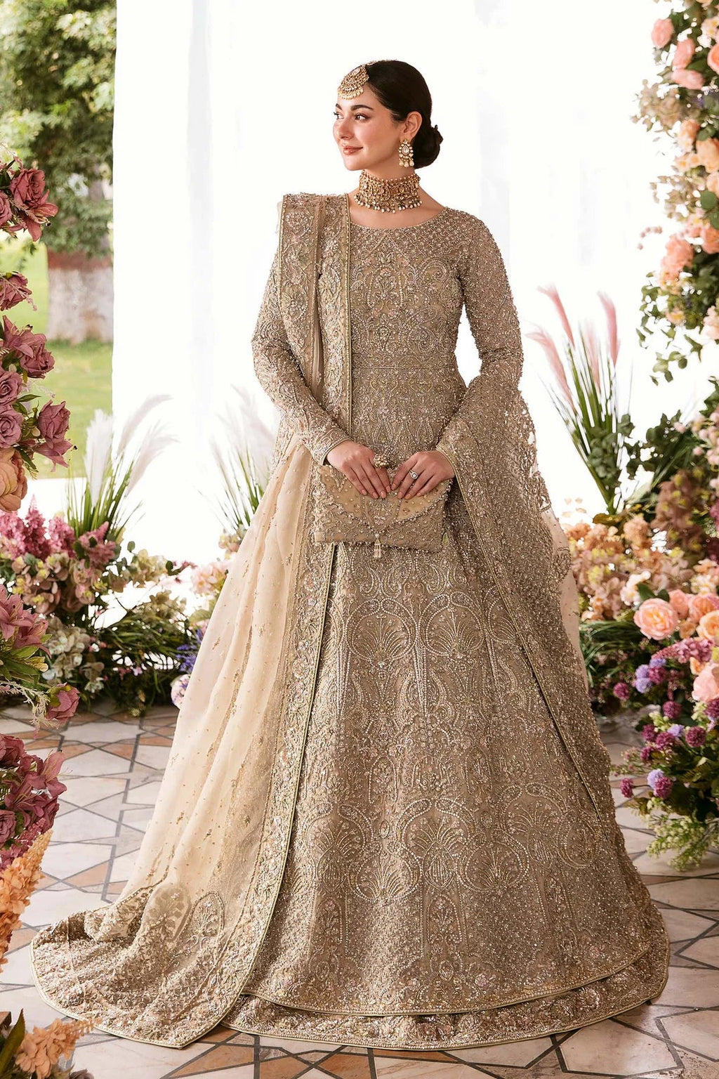 Minha – The Epitome of Delicate Luxury
