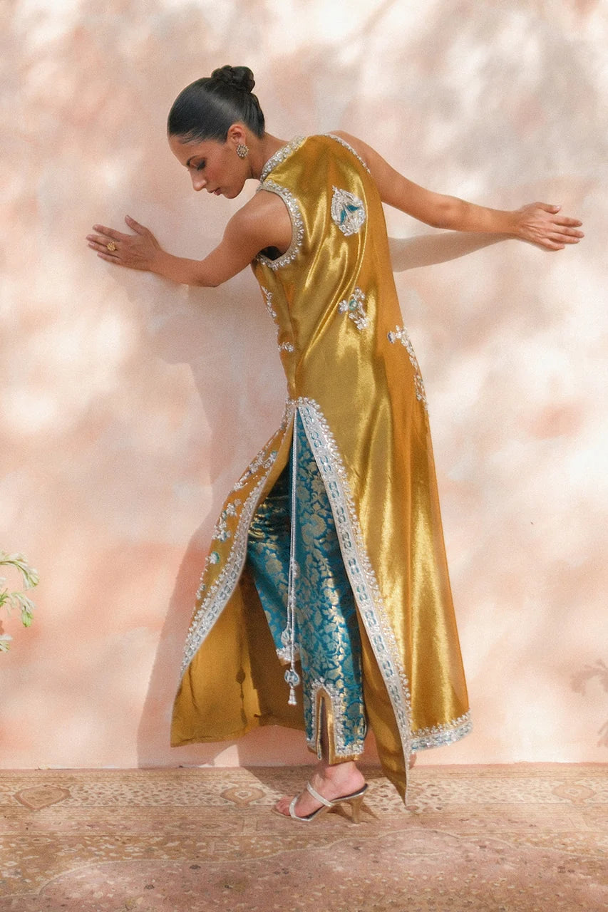 Maliya golden luxury mesuri suit Salmaqadir
